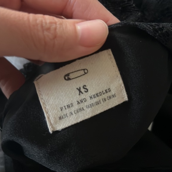 Sexy open back black crop top - Picture 5 of 5